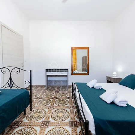 Blu Marine Daire Torre Squillace